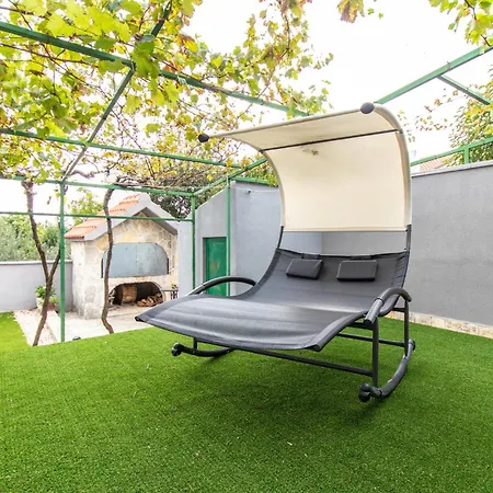 2 Bedroom Beautiful In *