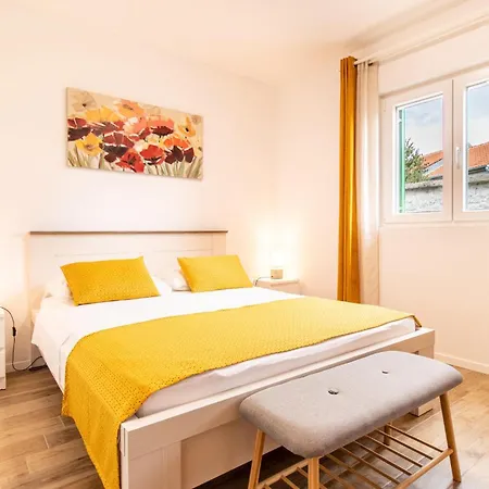 Vakantiehuis 2 Bedroom Beautiful In *