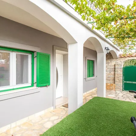 2 Bedroom Beautiful In Holiday home Pridraga