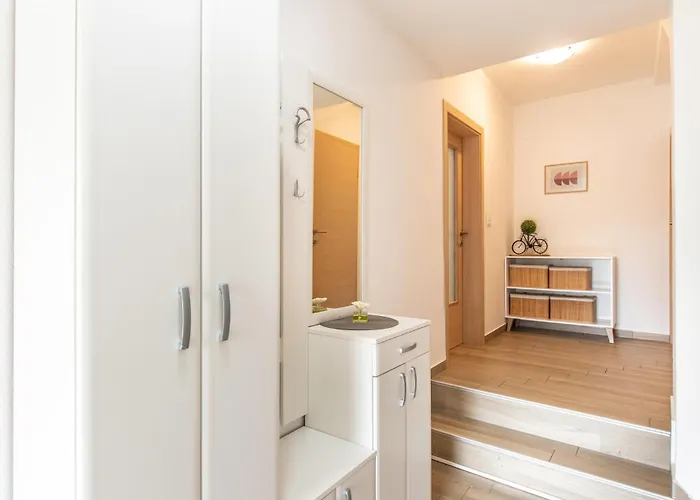 2 Bedroom Beautiful In *