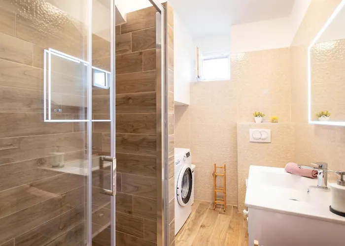 2 Bedroom Beautiful In Semesterbostad *